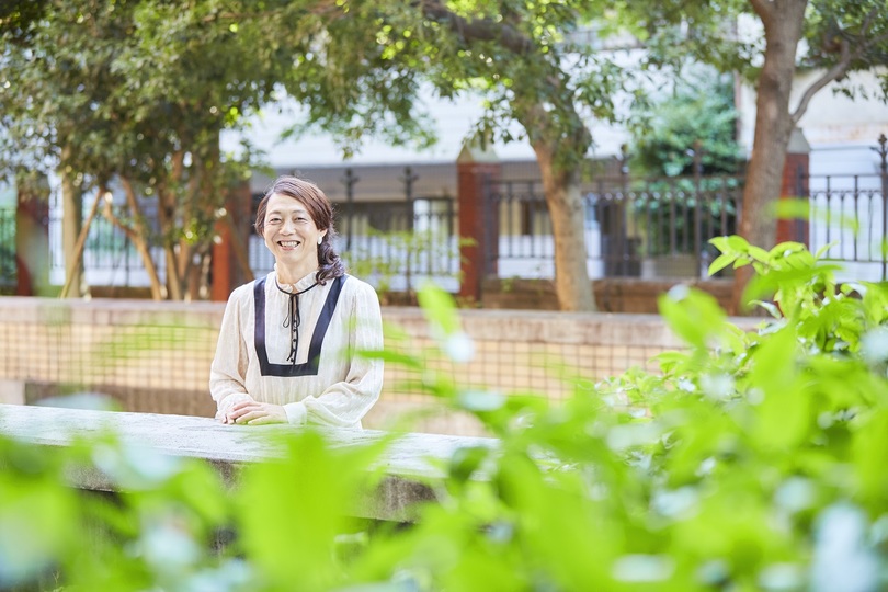 日本社会の生きづらさは知らぬ間に「立場」に囚われるから。「女性装」の東大教授が語る、そこからの解放