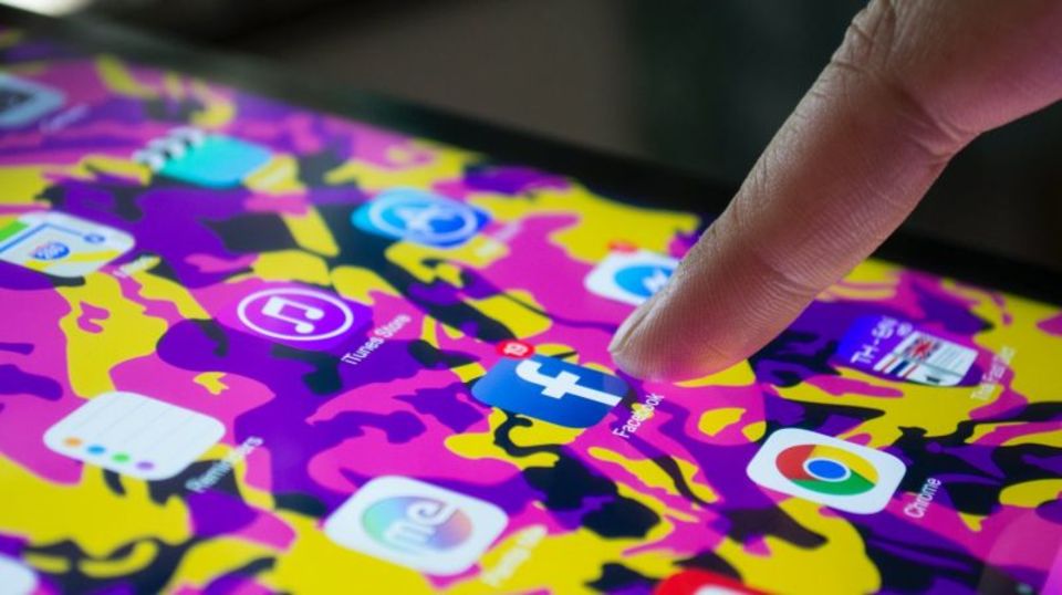 見過ぎ防止! Facebookの使用時間をトラッキングする機能「Your Time on Facebook」