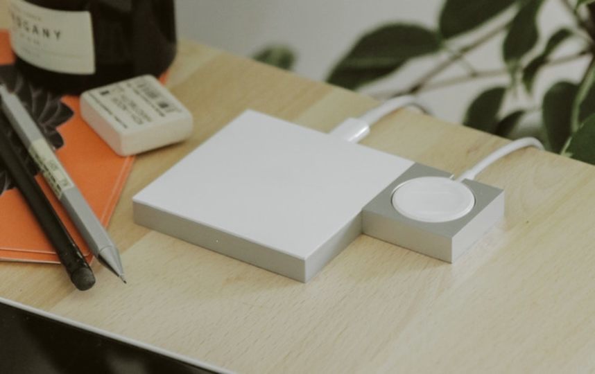 残り3日!シンプルを極めたワイヤレス充電器「UMOチャージャー」