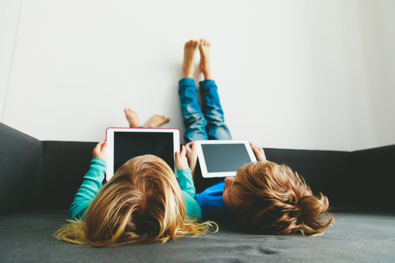 子どもに無制限スクリーンタイムを与えようーただし、毎日の課題を達成してから