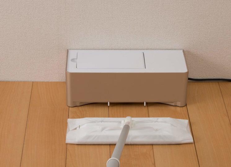 フロアワイパー専用の「電気ちりとり」で掃除を効率化してみない?