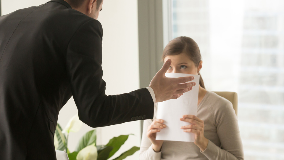 職場の人間関係ストレス対策「ひどい上司」のために転職はあり?なし?