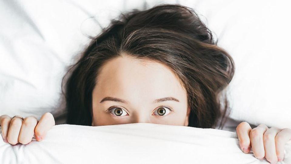 子どもが自分より早起きでも、十分な睡眠を確保する5つのアイデア