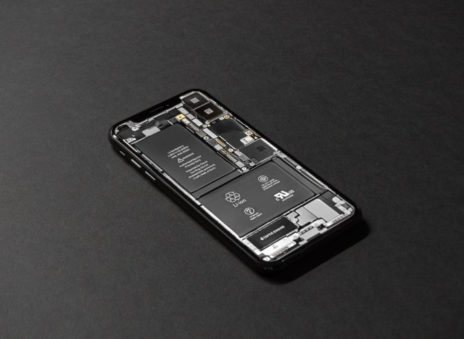 劣化したスマホ