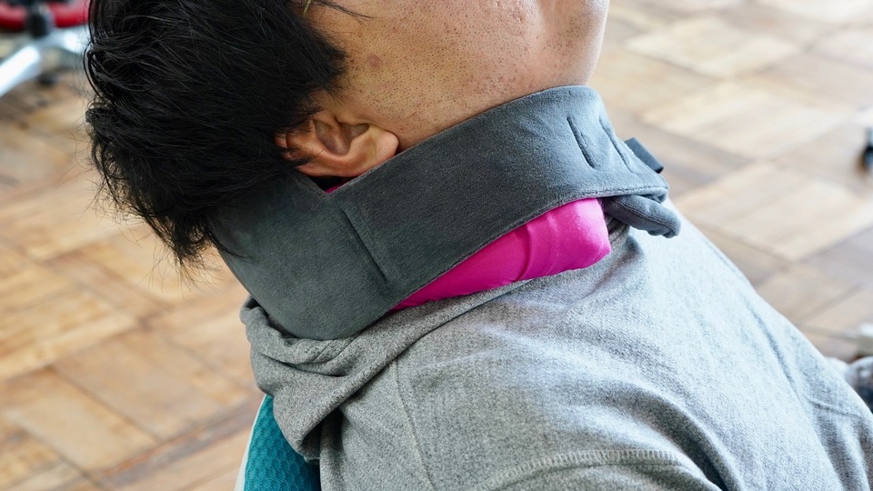 ランチ後のパワーナップに新型ネックピロー「Cori」はちょうどいい