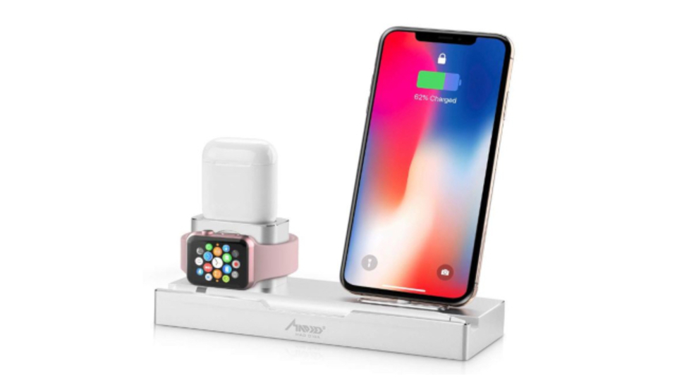 【本日のセール情報】Amazonタイムセールで90%以上オフも! Apple関連アイテムを同時充電可能なチャージスタンドや防水仕様のピクニックマットがお買い得に