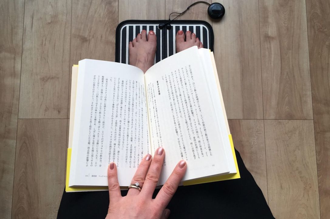 『BIKYAKU』でエクササイズしながらのんびり読書もできます