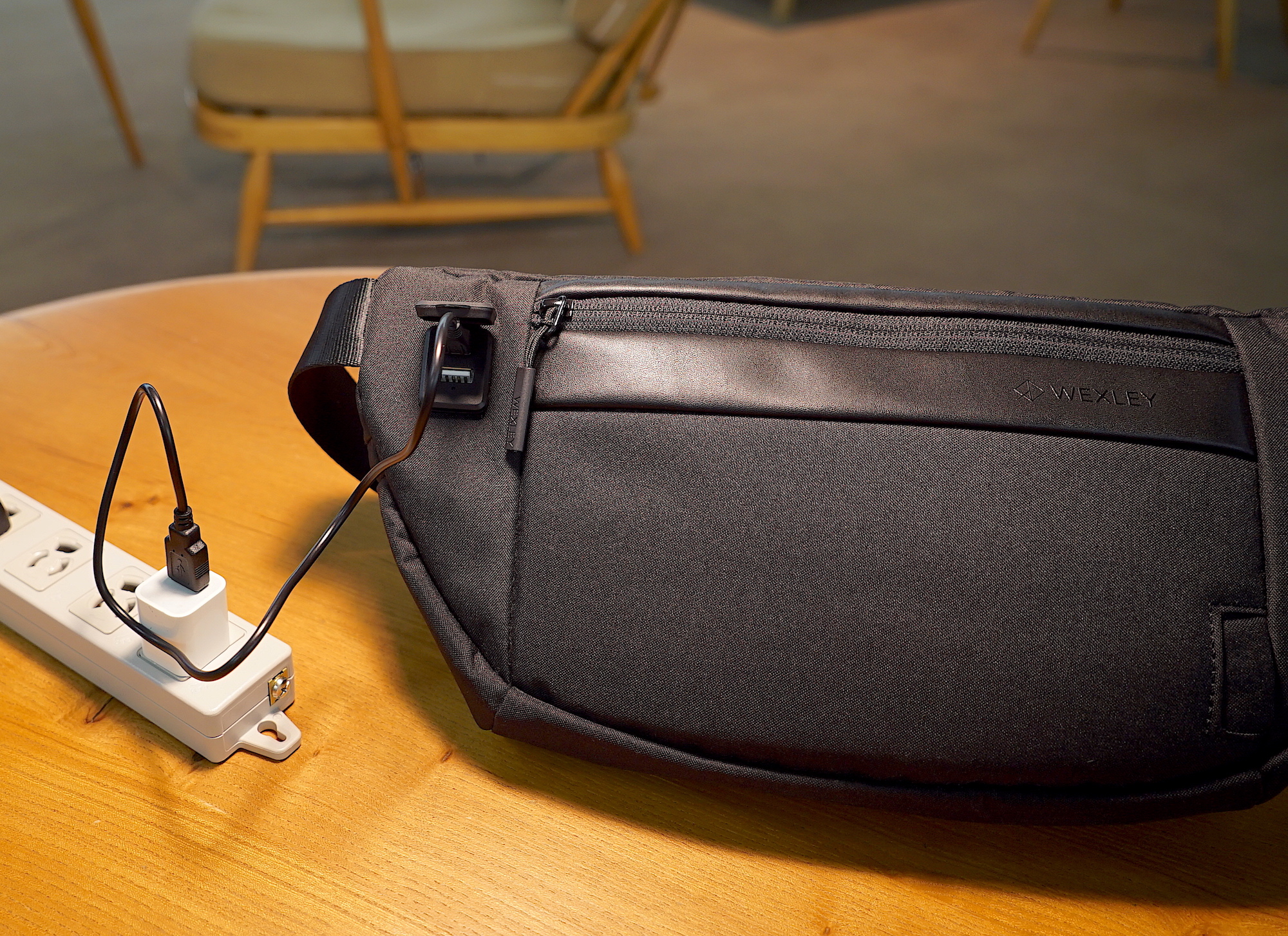 バックパックが大ヒット中のWEXLEYから「SLING BAG」を使ってみた 