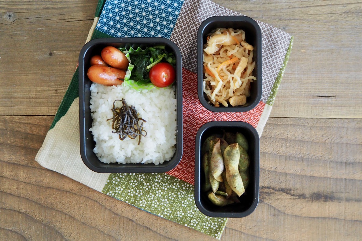 おかずの入った弁当箱