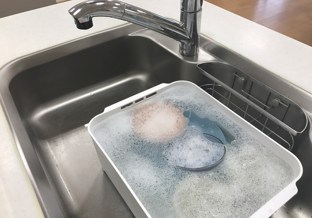 食器を水につける