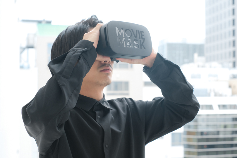 自宅に限らず、どこでもシネマ体験! スマホで没入感たっぷりの映像を楽しめる「MovieMask GO」を使ってみた