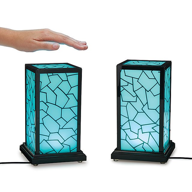 光でコミュニケーションする「Friendship Lamp」