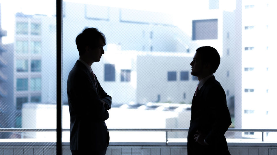 面倒な会話を早めに切り上げる方法