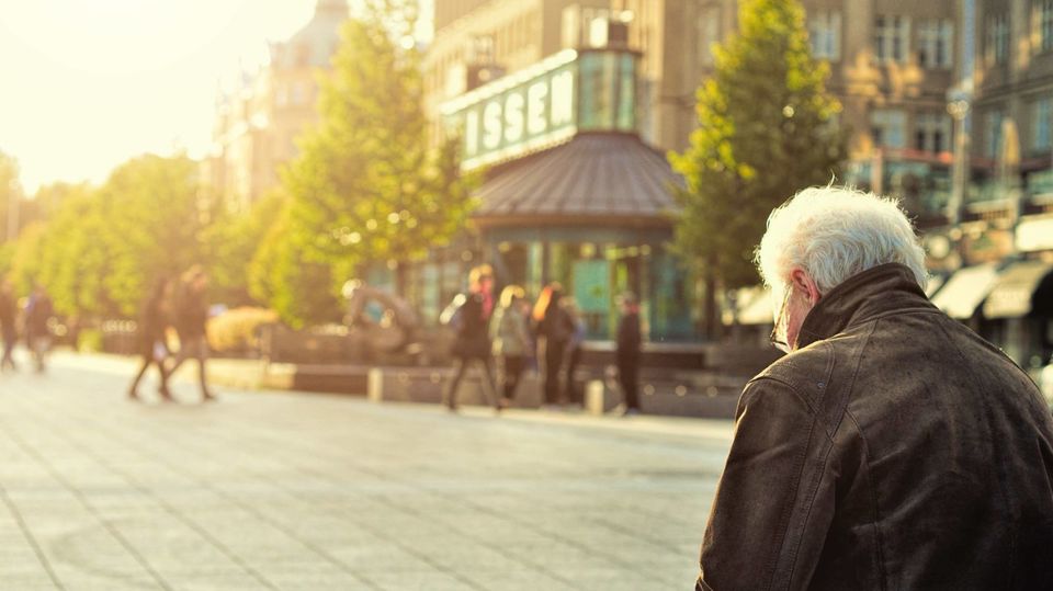 「老後もできるだけ働く」は現実的ではない