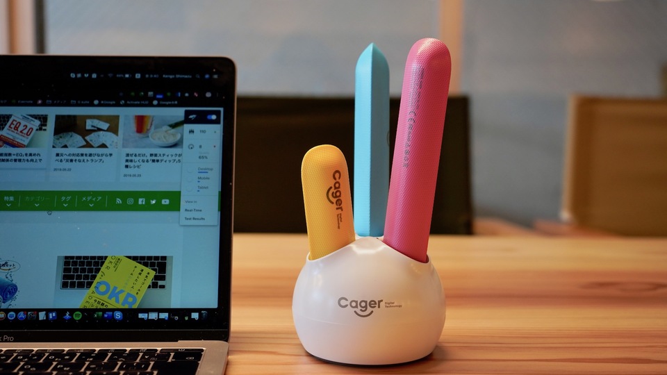 使い終わったら差し込むだけで充電! スティック型モバイルバッテリーを使ってみた