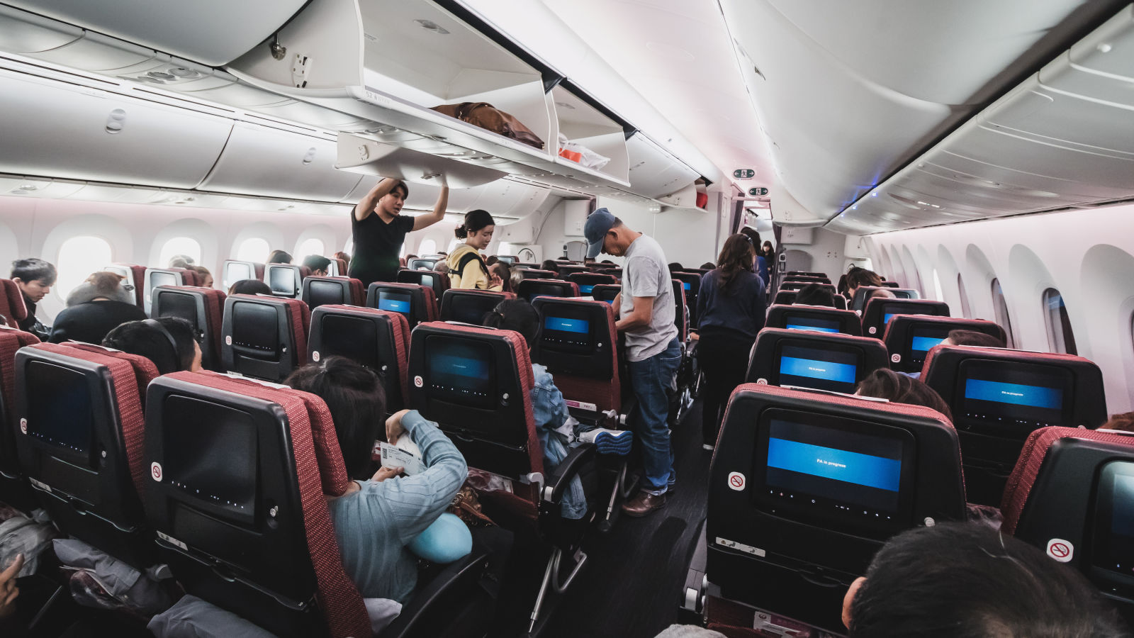 飛行機で中央席しか取れないときの対処法 ライフハッカー 日本版 飛行機で中央席しか取れないときの対処法 ライフハッカー 日本版