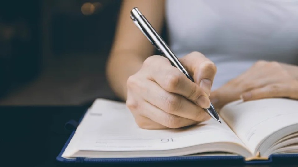 家計管理は手書きで記録しよう、1カ月続けるとお金への意識が変わります!