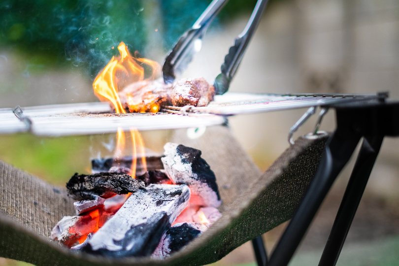 燃焼効率がハンパない!燃えかすが残らないポータブルBBQグリル「Folding Fire」