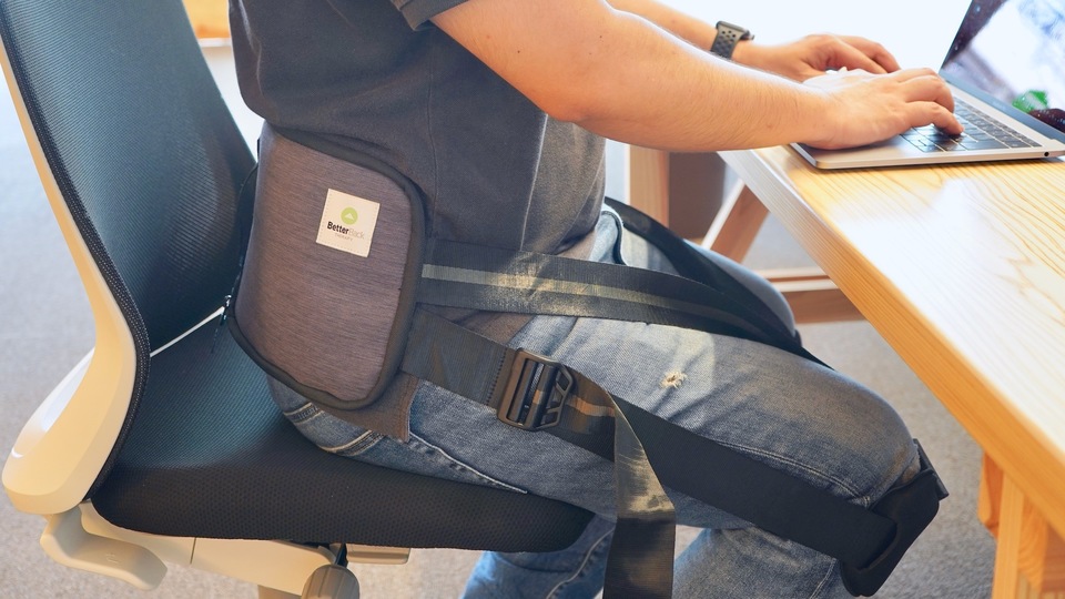 1日最低15分の着用で姿勢が改善される「BetterBack Therapy」を使ってみた