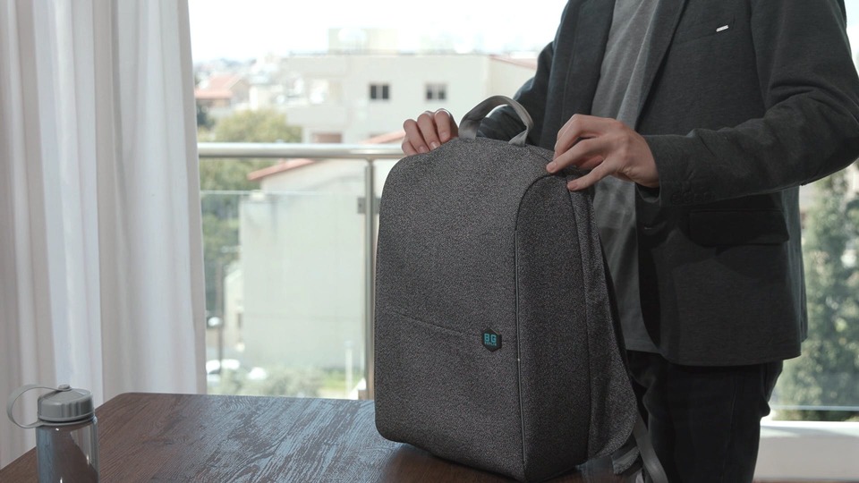 万が一にも備えよう! ドイツ生まれの多機能セキュリティバック「MetroBag」が終了間近