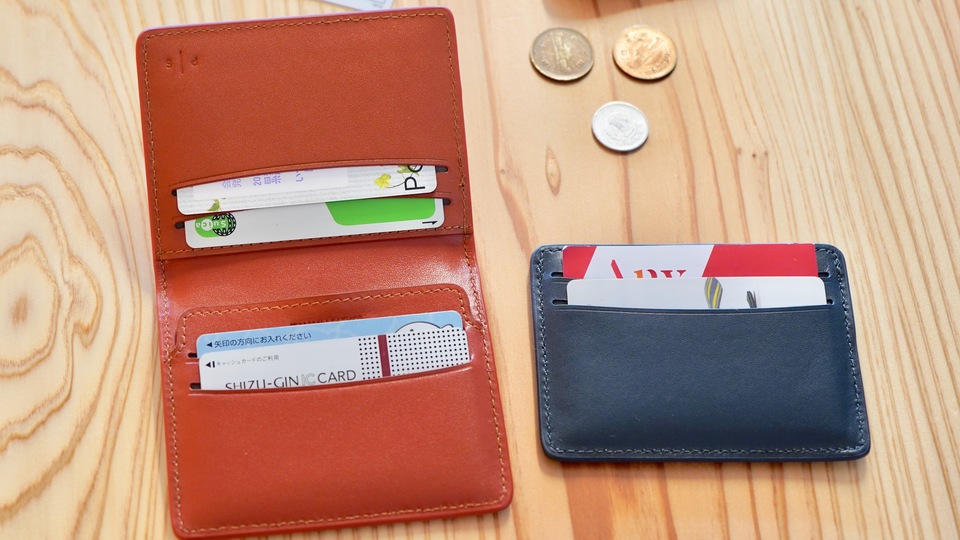 お札も小銭も入るけど、超ミニマルなレザーウォレット「The Everyday Wallet」を使ってみた