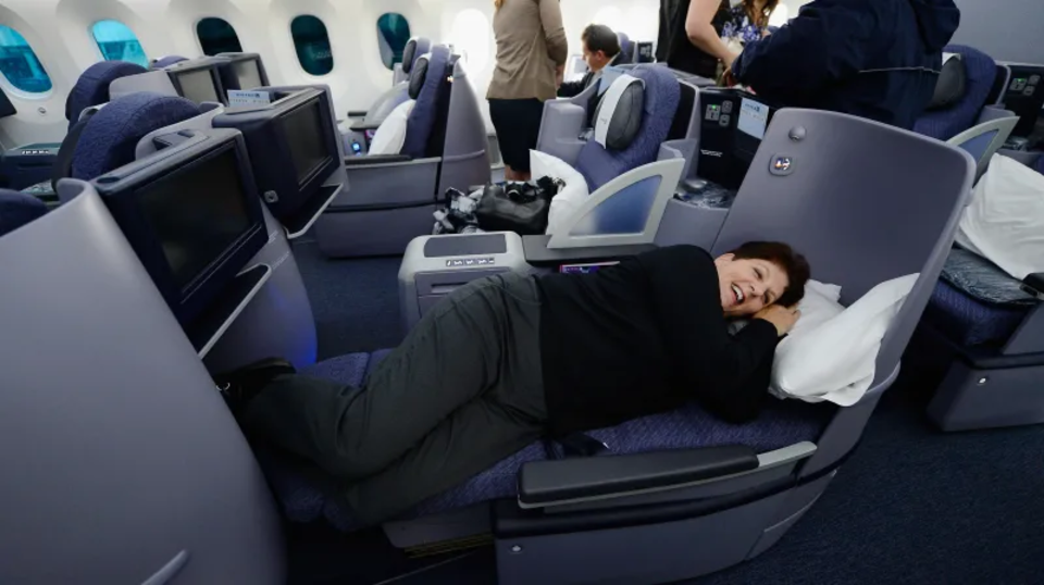 航空運賃の意外な盲点|エコノミーよりビジネスやファーストクラスが安いことがある