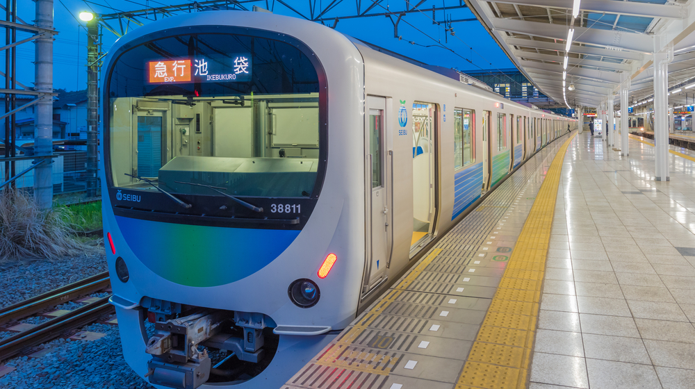 西武線池袋駅