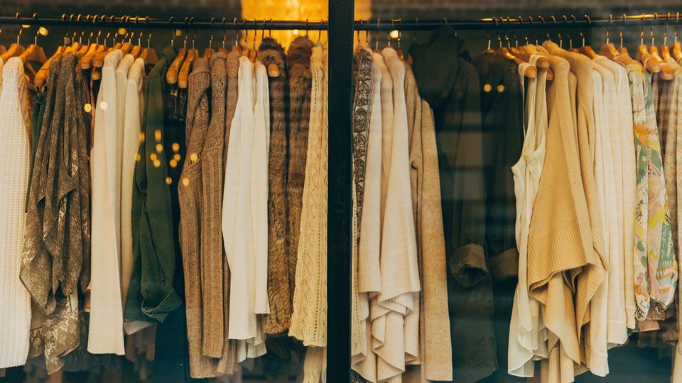 洋服のサイズ表示が大きめか小さめかわかるチャートが便利