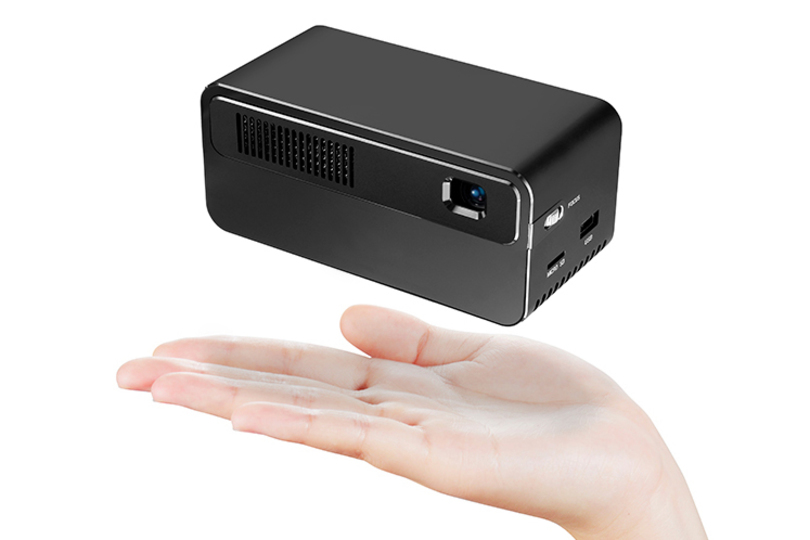 このサイズで300ANSIルーメン! パワフルなモバイルプロジェクター「PicoCube H300」が登場