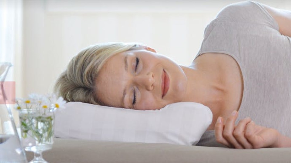 睡眠時の姿勢は重要! 首をサポートしてくれるスウェーデン発の枕 「Sissel」があと7日で終了