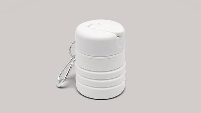 Bluetoothスピーカーのような見た目だけど携帯ウォシュレット【今日のライフハックツール】