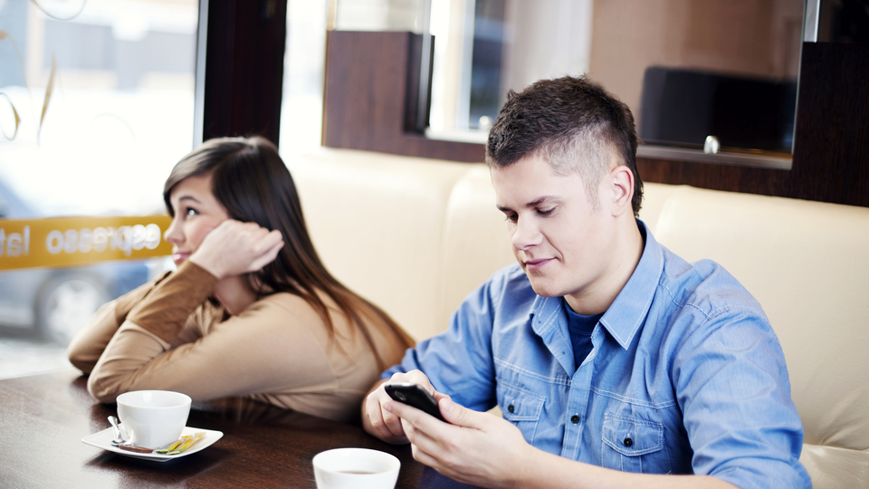 明らかに、スマホ依存している人への対処法