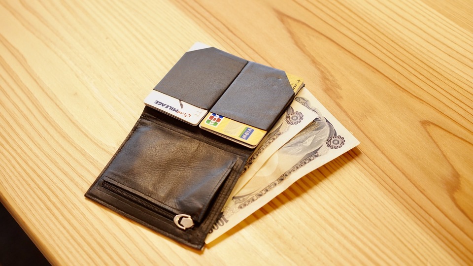 厚さ6mmでこの収納力!話題の財布「Tenuis3」を1週間使ってわかった7つのこと