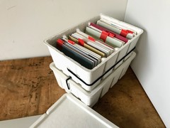 名刺管理の苦手な人が“ざっくり収納”するためのデザインボックス【今日のライフハックツール】