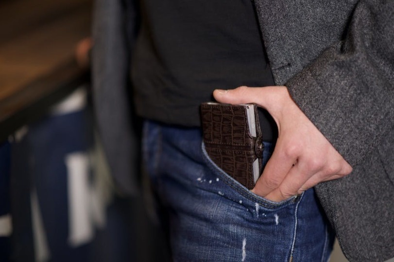 自分好みにカスタマイズできてスキミング対策も搭載したスマートウォレット「CRIPT」
