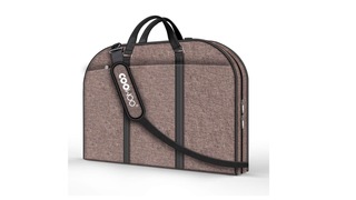 これ1つで出張できそう。スーツ一式をシワなく持ち運べ、パソコンも収納できるバッグ