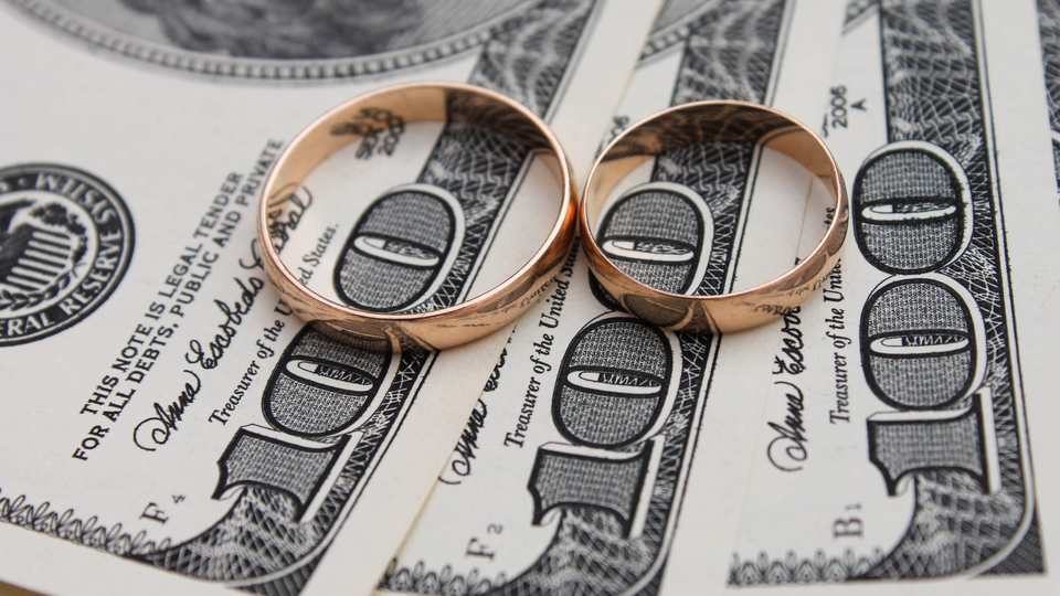 夫婦やカップルは家計を一緒にすべき? 分けるべき?