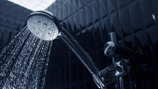 シャワーの水圧が弱いと感じたら|原因と対処法4つ