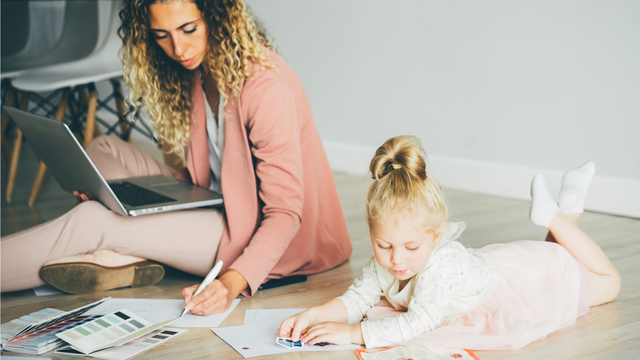 子どもの面倒を見ながら在宅ワークするための心構えと当日戦略