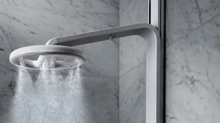 風呂の寒さを我慢せずに、水を65%節約できる“2段構え”シャワー【今日のライフハックツール】