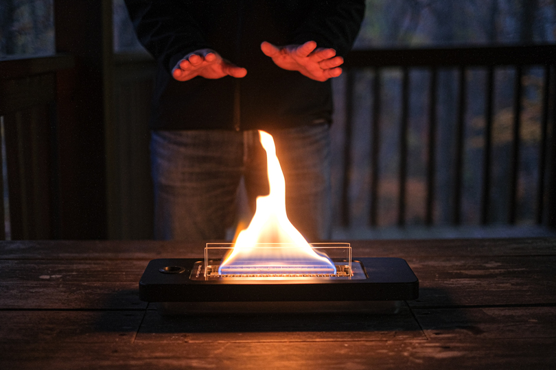美しく燃える炎をみて癒されよう。「Lovinflame」シリーズの「テーブルトップ暖炉180」を使ってみた