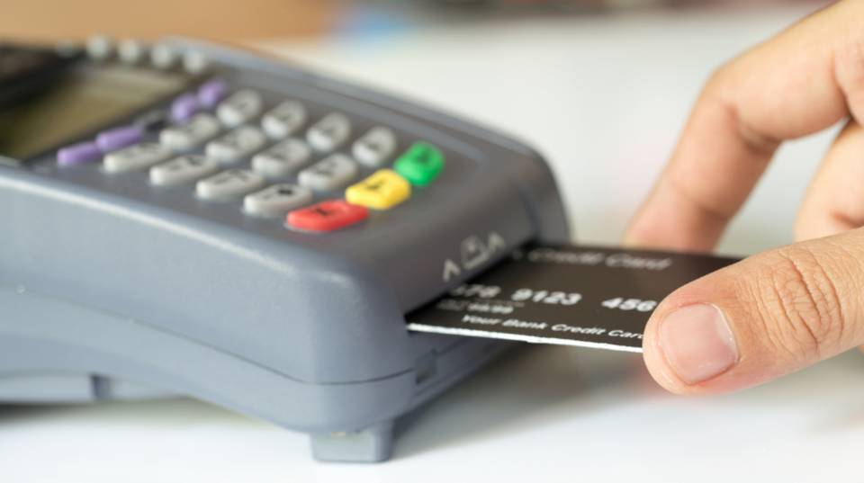 クレジットカード決済の裏側|なぜ、利用明細の反映に時間がかかるのか?