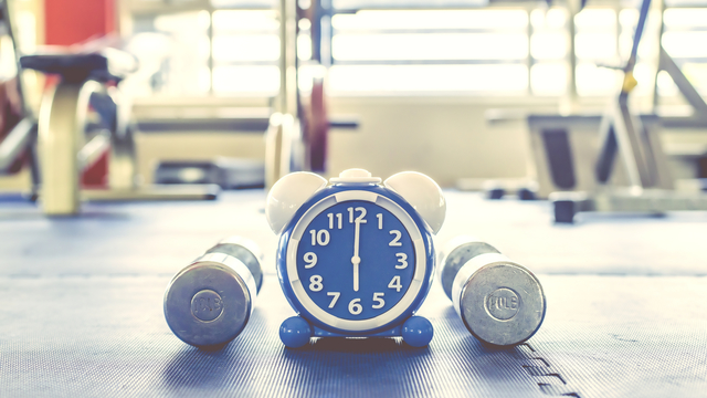 運動するなら朝食の前? ダイエットに効果的な運動のタイミング:研究結果