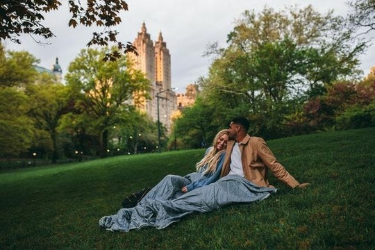 寒い…もっと着込んでくれば良かった…はコレで解決。｢ポケッタブル・ブランケット｣があればもう外出時でも寒さ知らず