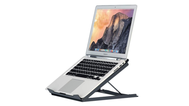 【本日のセール情報】Amazonタイムセールで80%以上オフも! 900円台の折りたたみ式PCスタンドやAC3口・Type-C&USBポートも搭載の電源タップがお買い得に