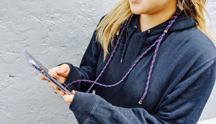 クライミングから着想を得たブランド｢Topologie｣からスマホ用ショルダーケースが登場！ ｢iPhone 11 / 11 Pro｣用も