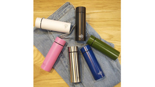 ポケットに入る保温・保冷ボトルなら、手ぶらで飲み物を持ち歩ける