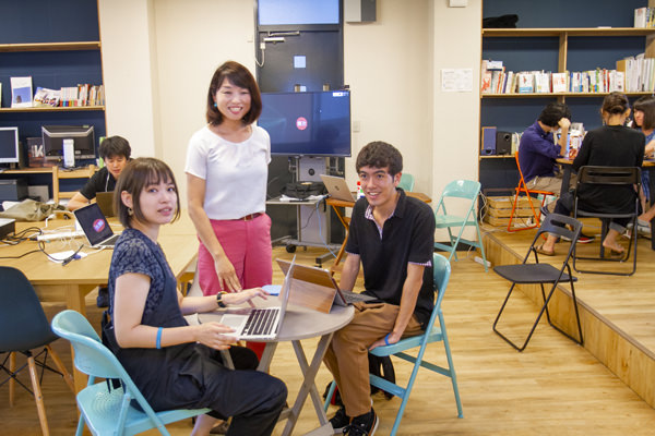若者の悩みが見えにくい時代に。親でも友人でもない「ナナメの関係」が重要な理由とは