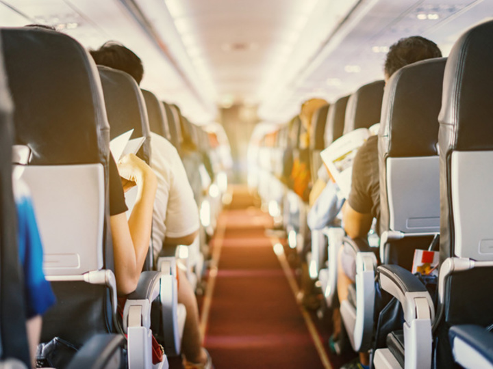 風邪対策の新常識:飛行機や新幹線で避けるべき席とは?