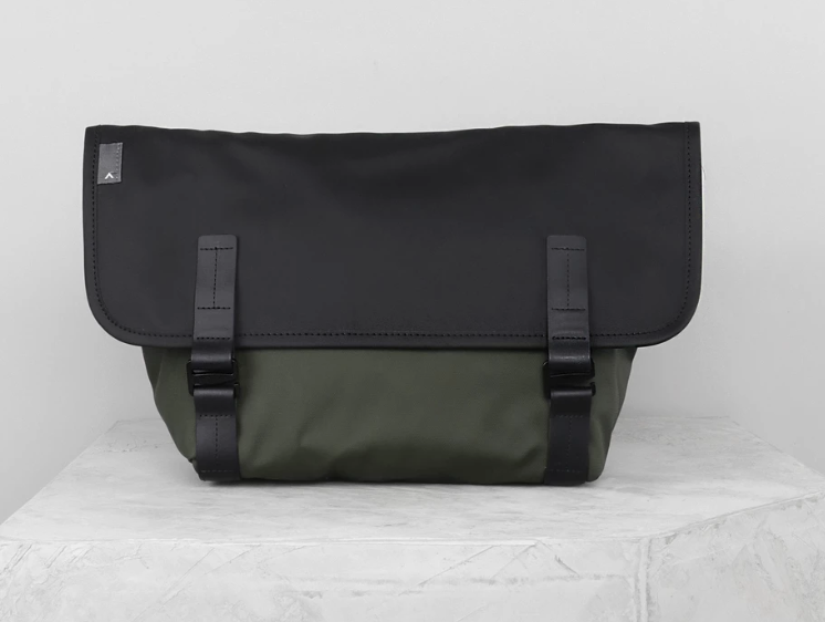 topologie トライアングル メッセンジャーバッグ スクリーンショット2019-11-2223